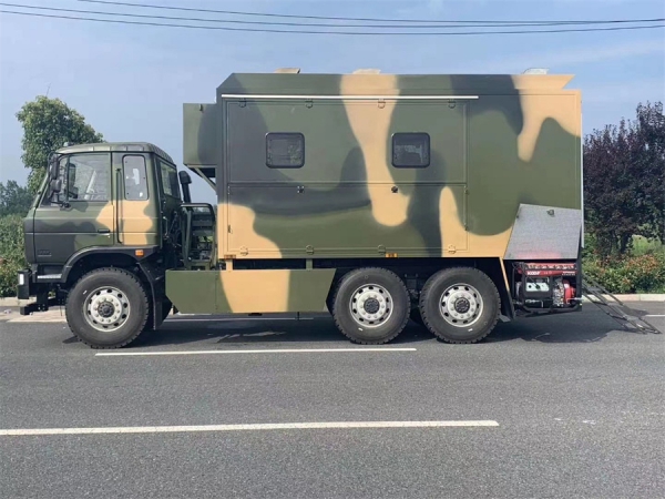 东风六驱越野餐车