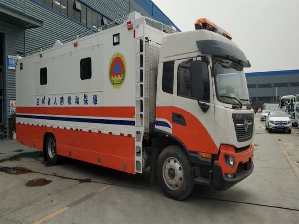 东风天锦200人炊事餐车