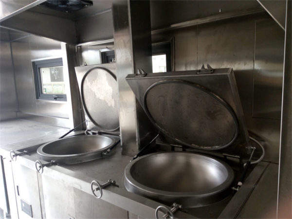 东风六驱越野餐车