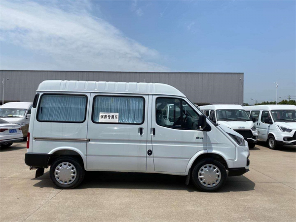 江铃特顺殡仪车