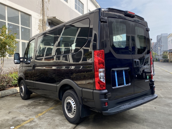依维柯欧胜殡仪车