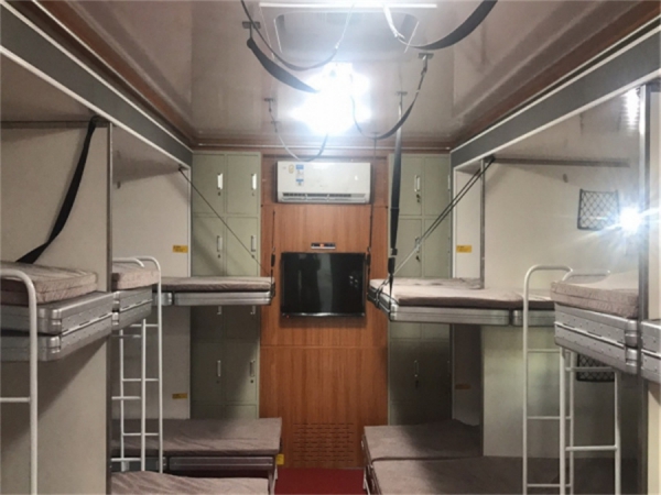 重汽豪沃T5G24人宿营车