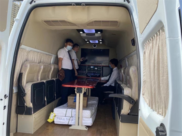 福特新世代V348指挥车