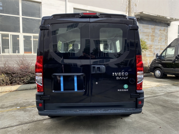 依维柯欧胜殡仪车