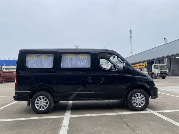 上汽大通V80殡仪车