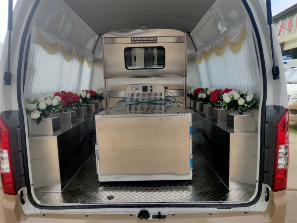 福田G9殡仪车