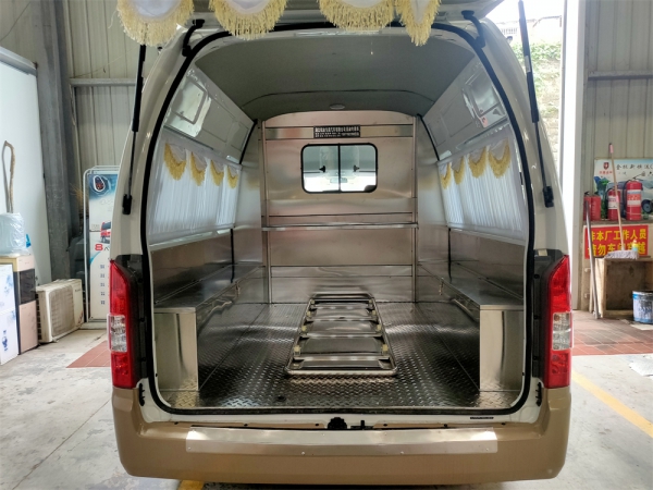 福田G9殡仪车
