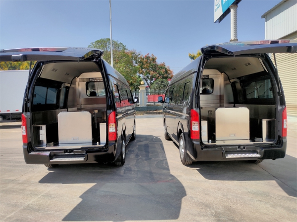 福田G7殡仪车