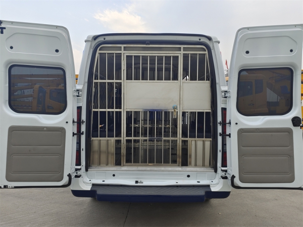 福特V348囚车