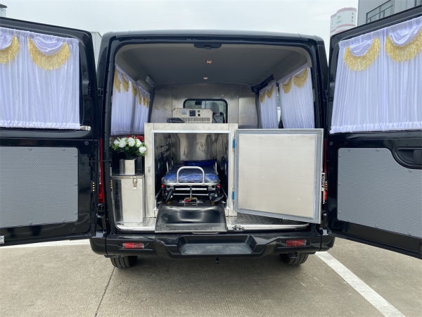上汽大通V80殡仪车