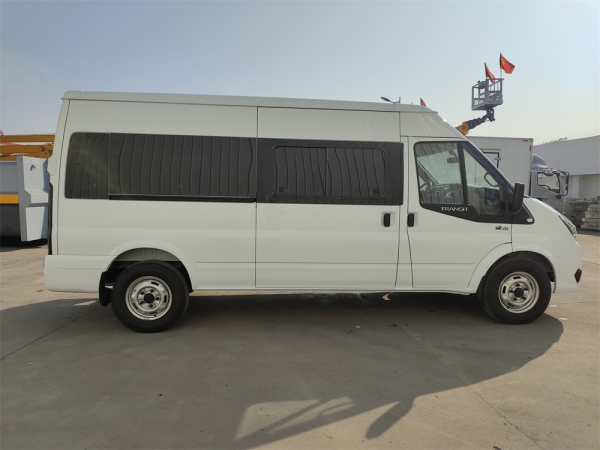 福特V348殡仪车