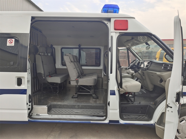 福特V348囚车