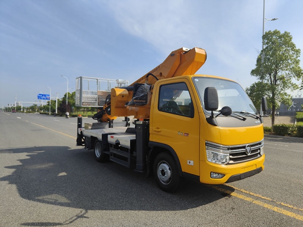 福田全柴122马力32米高空作业车