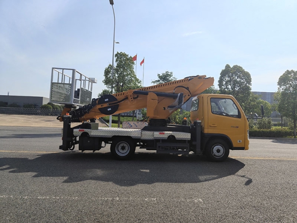 福田全柴122马力32米高空作业车